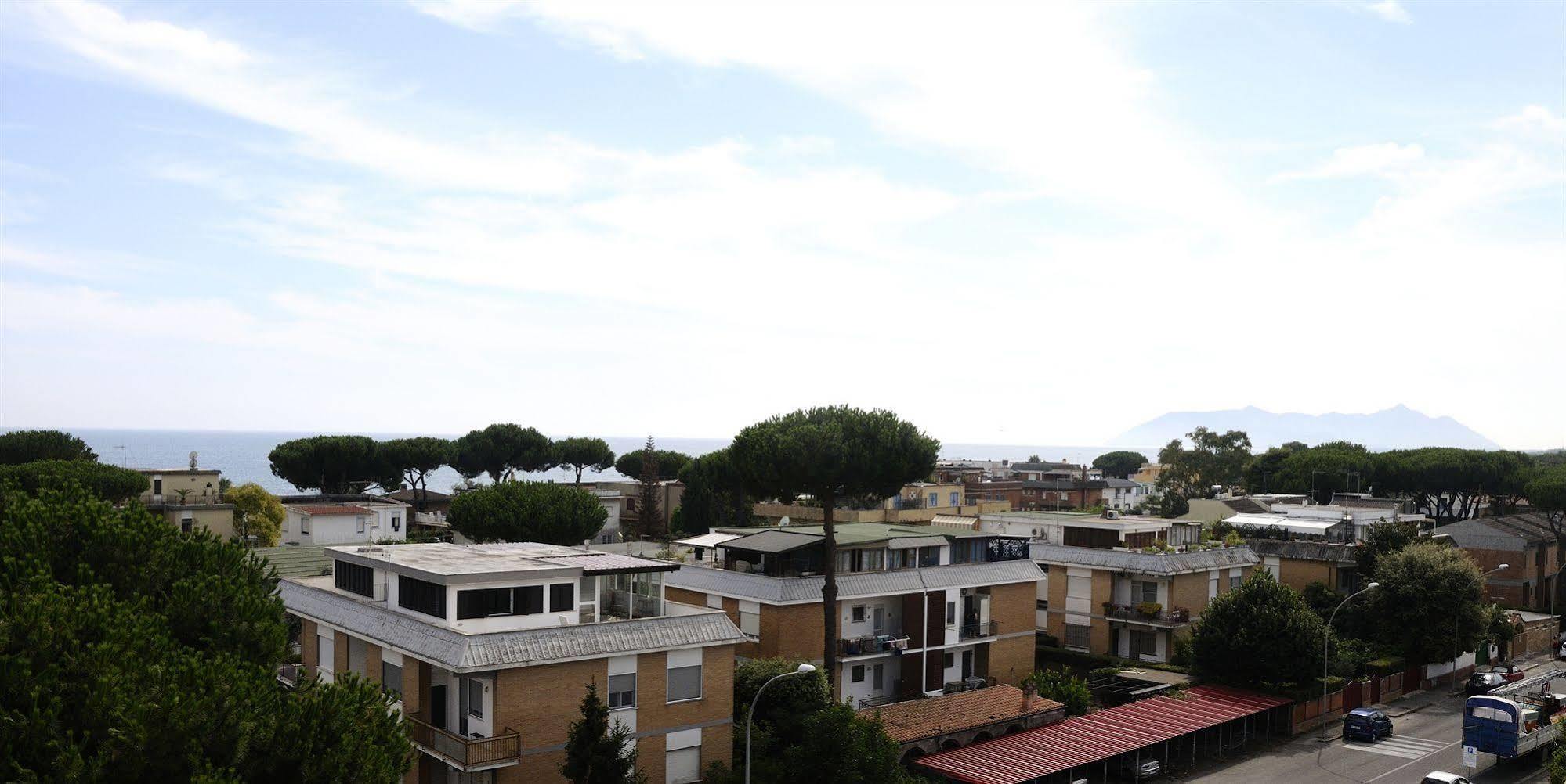 Residence Riva Gaia Terracina Exterior foto